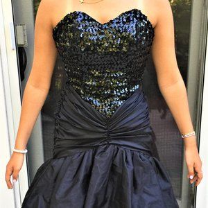 PROM DRESS FORMAL DRESS Tiered Style LAYERED RUFFLES  Dress Size 4